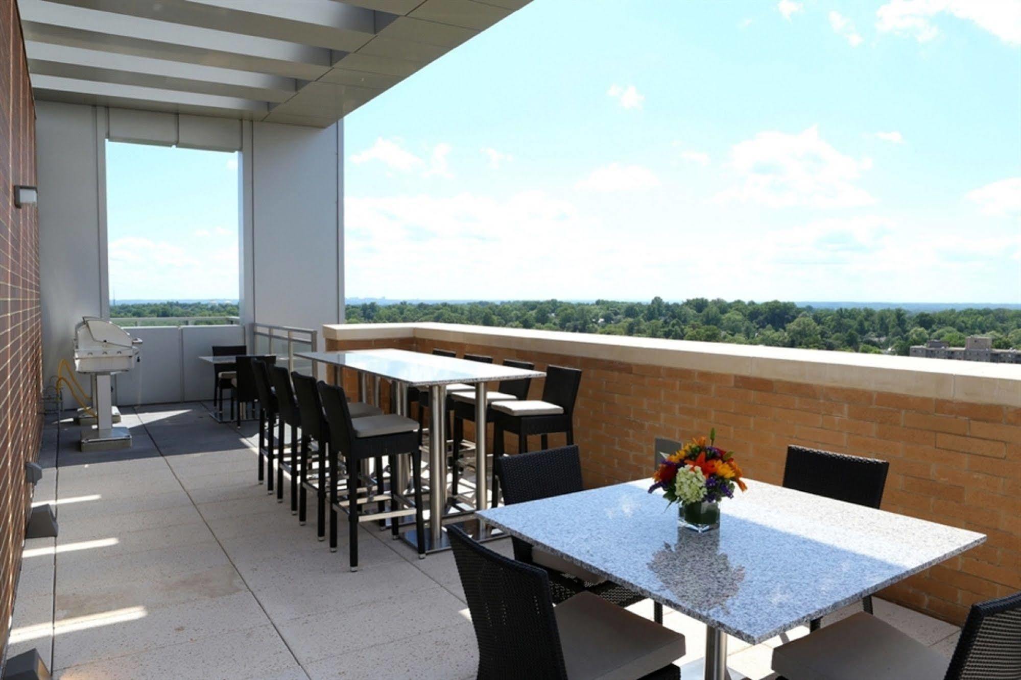 Global Luxury Suites At Woodmont Triangle North Bethesda Exterior photo