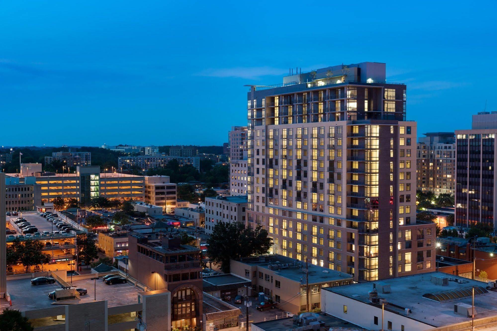 Global Luxury Suites At Woodmont Triangle North Bethesda Exterior photo